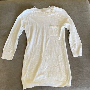 GAP Maternity White Long Sleeve Pocket Knit Top